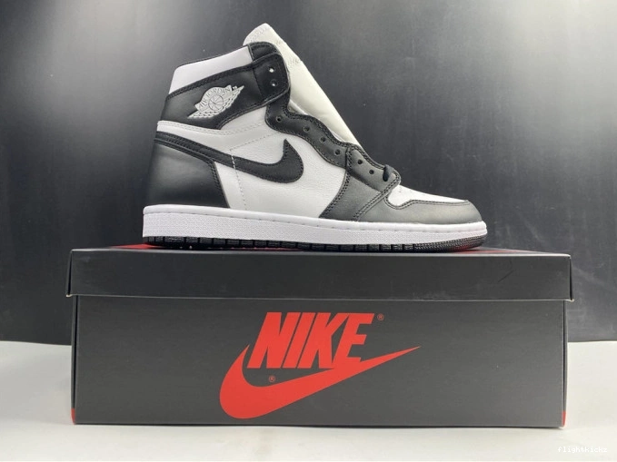 Black Air (2014) Retro 1 555088-010 White Jordan 0718